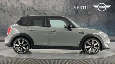 MINI Hatchback 1.5 Cooper Exclusive 5dr Auto [Comfort/Nav Pack] Petrol Hatchback